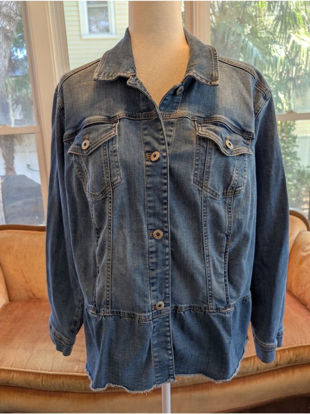 J Jill Peplum Style Denim Jacket Size XL Chest Pockets Defined Waist Western